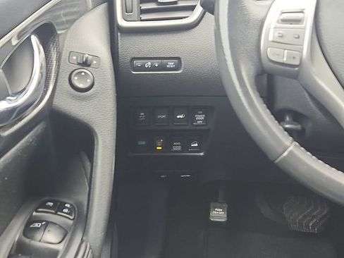 Used 2016 Nissan Rogue SL w/ SL Premium Package image 12