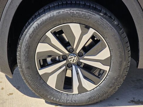 New 2026 Volkswagen Atlas Cross Sport SE image 9