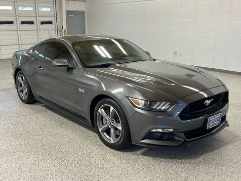 Used 2016 Ford Mustang GT Premium image 6
