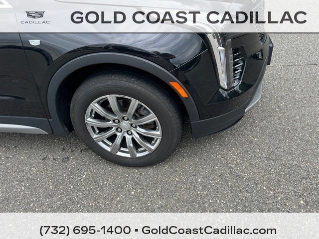 Used 2019 Cadillac XT4 Premium Luxury w/ Cold Weather Package FWD image 6