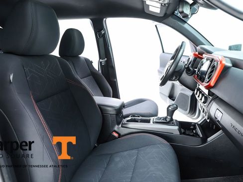 Used 2018 Toyota Tacoma TRD Off-Road image 35