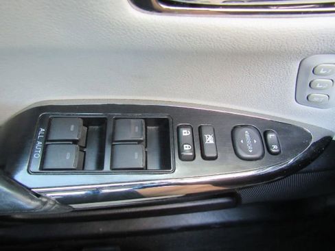 Used 2018 Toyota Avalon Limited image 32