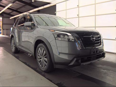 Used 2023 Nissan Pathfinder SL w/ SL Premium Package image 1