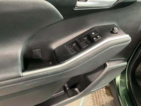 Used 2023 Toyota Highlander XLE image 17