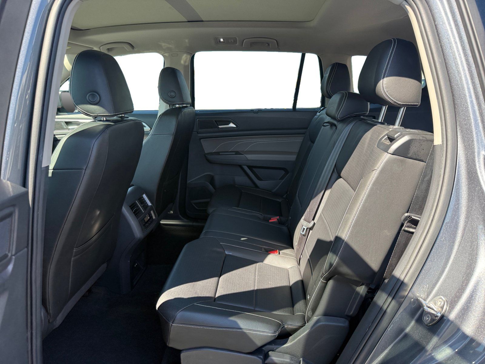 Certified 2023 Volkswagen Atlas SE w/ Panoramic Sunroof Package FWD image 16