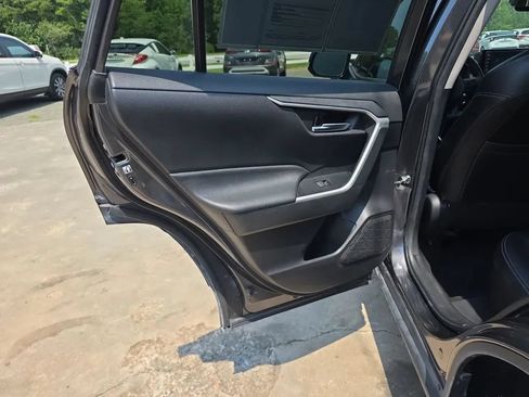 Used 2020 Toyota RAV4 XLE FWD image 43