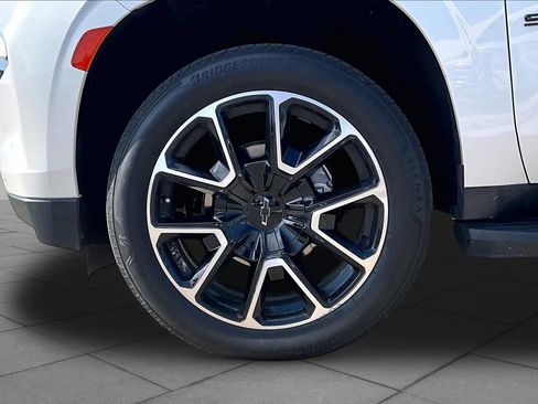 Used 2024 Chevrolet Suburban RST w/ Luxury Package AWD/4WD image 10