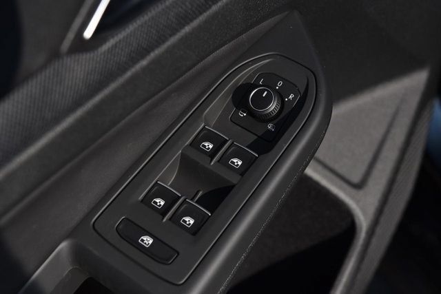 New 2026 Volkswagen GTI SE FWD image 8