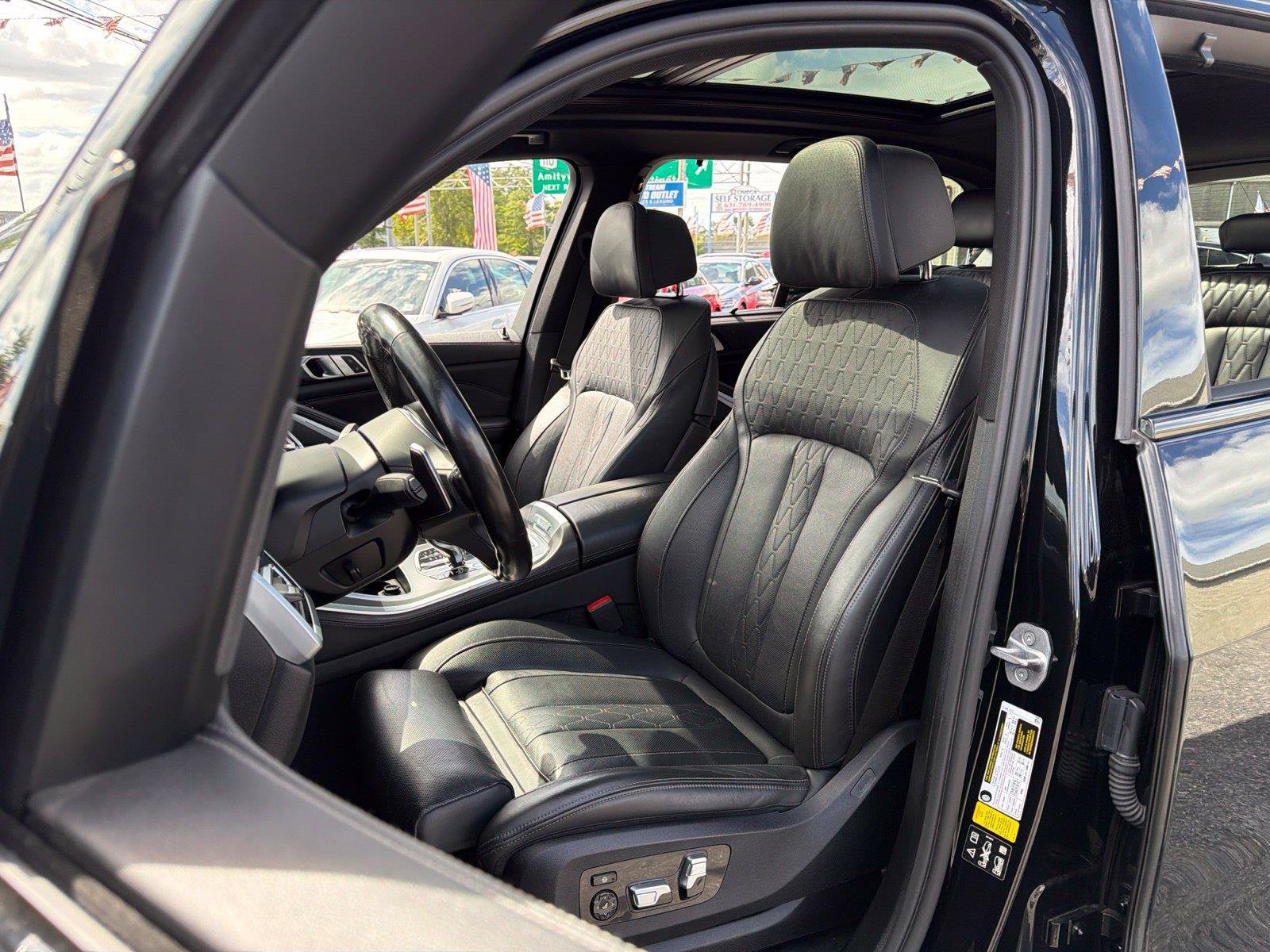Used 2022 BMW X5 M50i w/ Executive Package AWD/4WD image 26