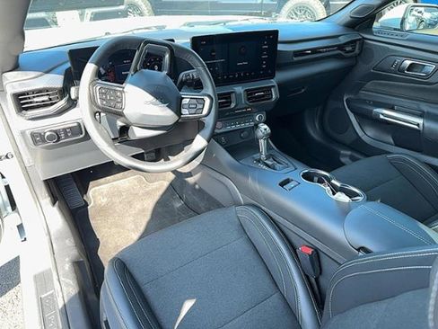 Used 2024 Ford Mustang Coupe image 8