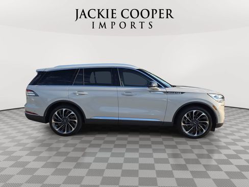Used 2023 Lincoln Aviator Reserve w/ Equipment Group 201A AWD/4WD image 4