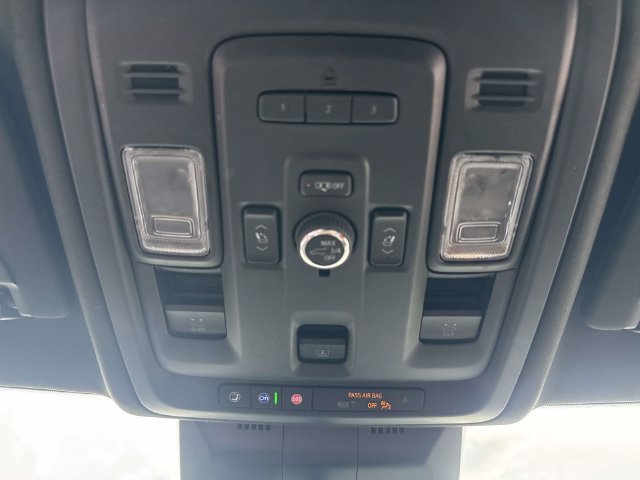 Used 2023 Cadillac Escalade Premium Luxury w/ Performance Package AWD/4WD image 27