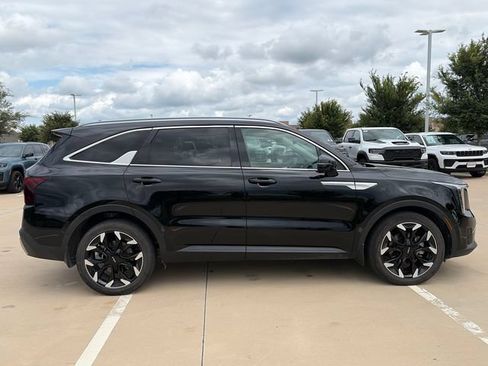 Used 2024 Kia Sorento SX FWD image 10
