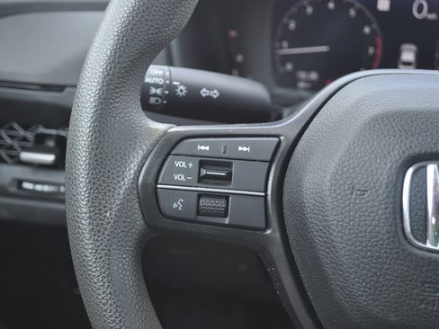 Used 2023 Honda Accord EX image 19