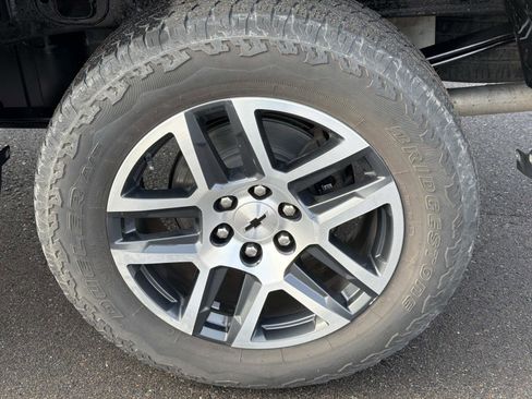 Certified 2019 Chevrolet Silverado 1500 Custom Trail Boss w/ Custom Convenience Package image 10