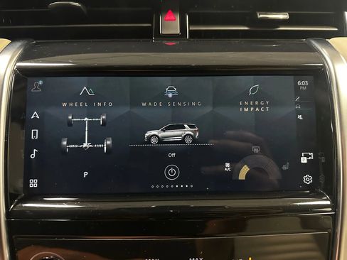 Used 2021 Land Rover Discovery Sport SE image 40