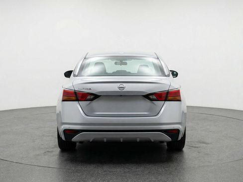 Used 2025 Nissan Altima 2.5 SV FWD image 7