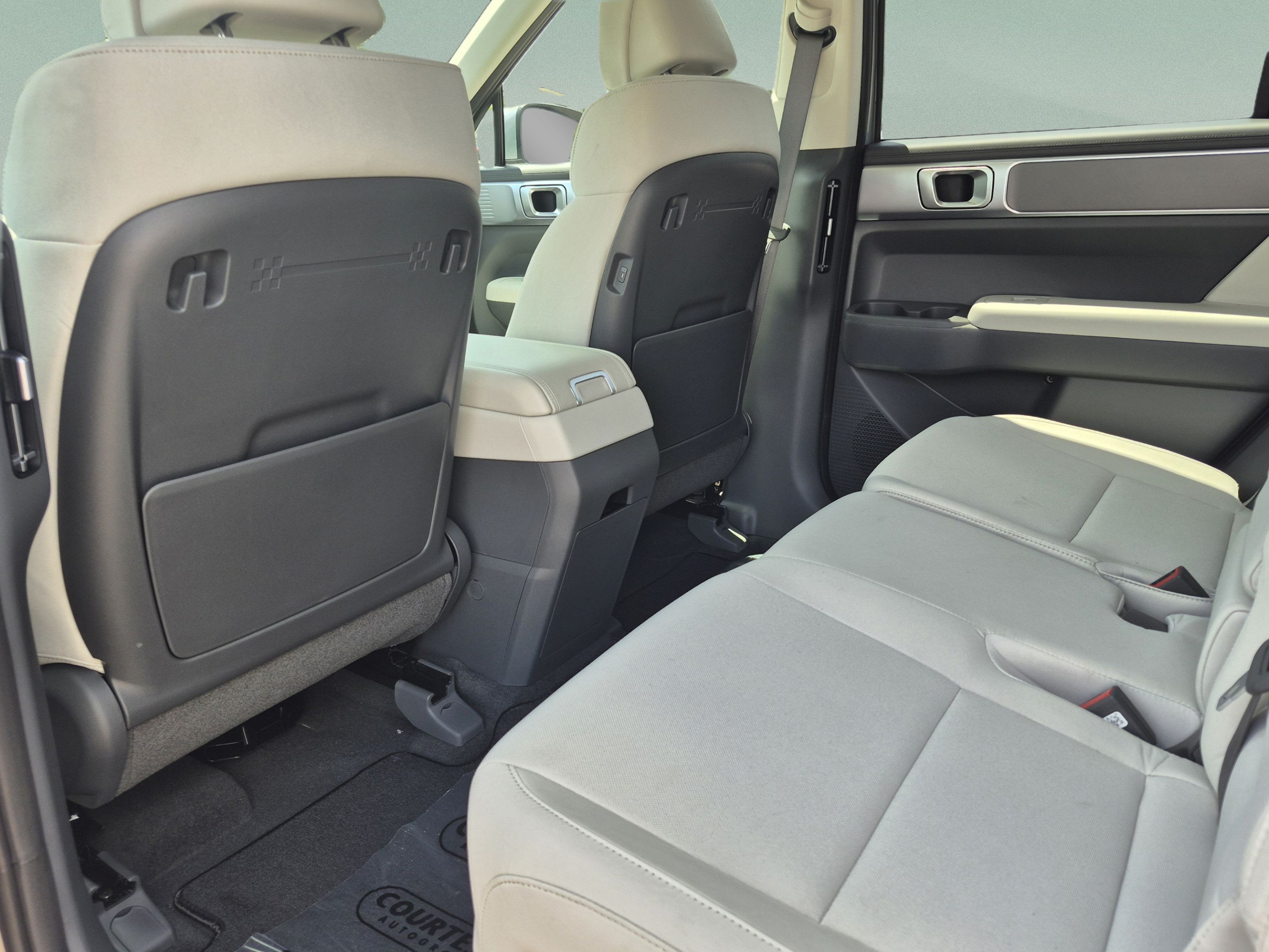 New 2027 Hyundai Santa Fe SE FWD image 18