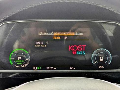 Used 2022 Audi e-tron Premium image 35