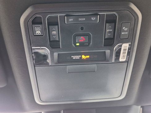Used 2023 Toyota Tundra Platinum AWD/4WD image 30