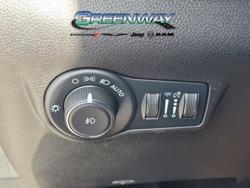 Used 2023 Jeep Compass Limited AWD/4WD image 19