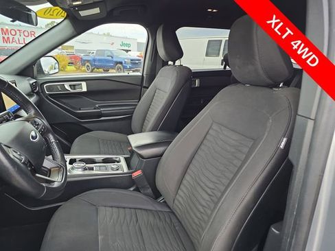 Used 2020 Ford Explorer XLT w/ Comfort Package image 13