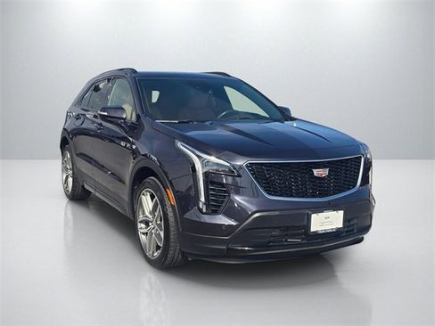 Used 2023 Cadillac XT4 Sport image 3