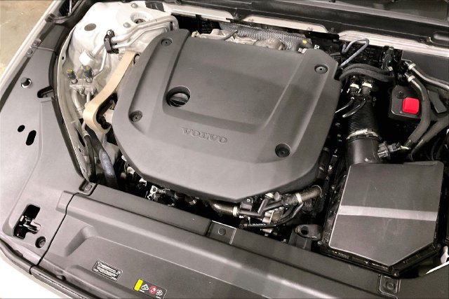 Certified 2025 Volvo V90 B6 Cross Country Plus AWD/4WD image 36
