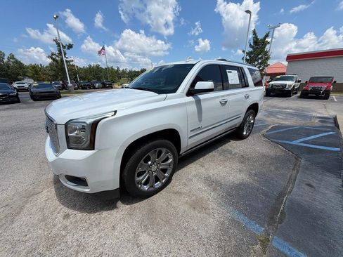 Used 2017 GMC Yukon Denali AWD/4WD image 3