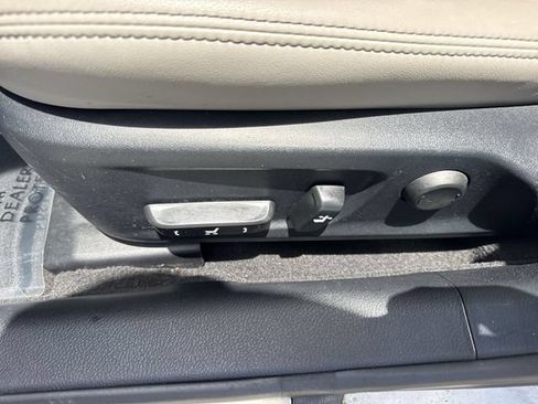 Used 2016 Lexus IS 200t w/ Premium Package RWD image 12