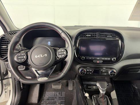 Certified 2024 Kia Soul GT-Line image 3