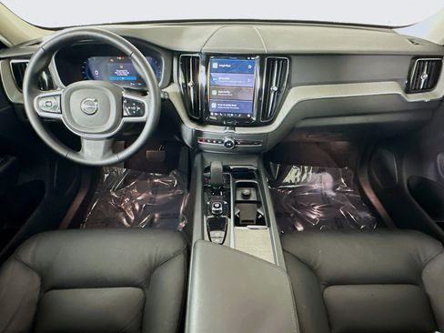 Used 2025 Volvo XC60 B5 Plus image 24