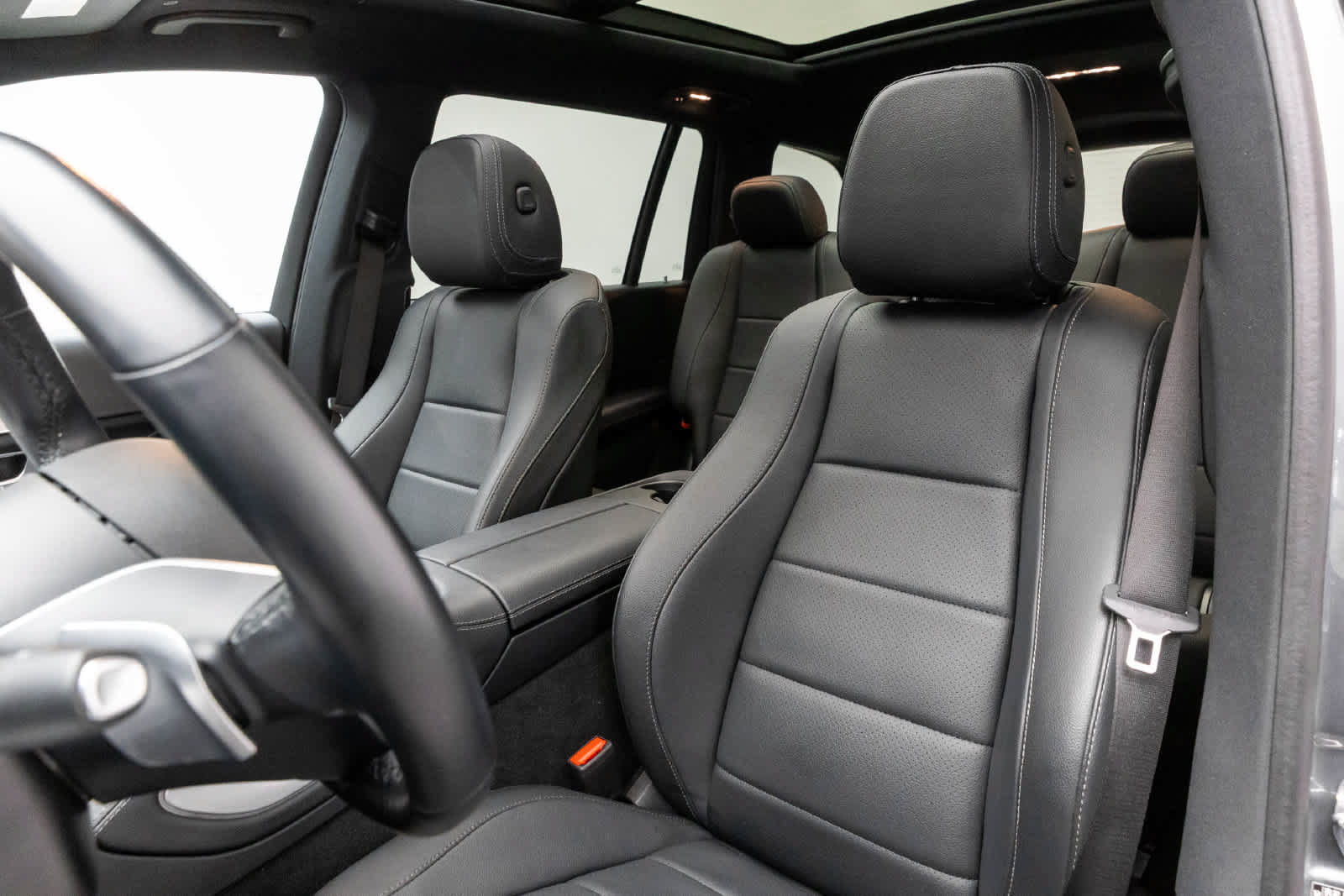 Used 2025 Mercedes-Benz GLS 450 4MATIC image 12