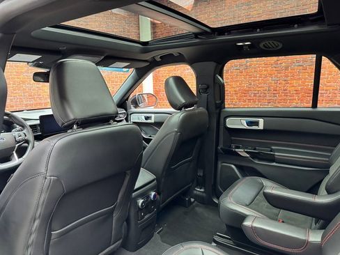 Used 2022 Ford Explorer ST-Line image 24