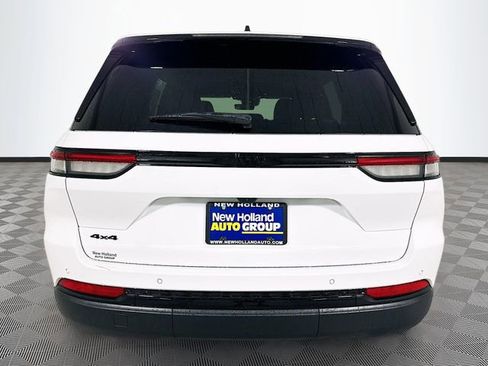 New 2025 Jeep Grand Cherokee Altitude image 5