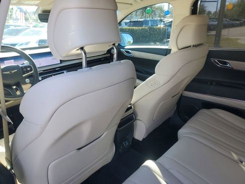 Used 2025 Genesis GV80 2.5T Select image 17