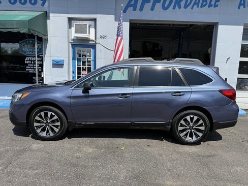 Used 2017 Subaru Outback 2.5i Limited AWD/4WD image 6