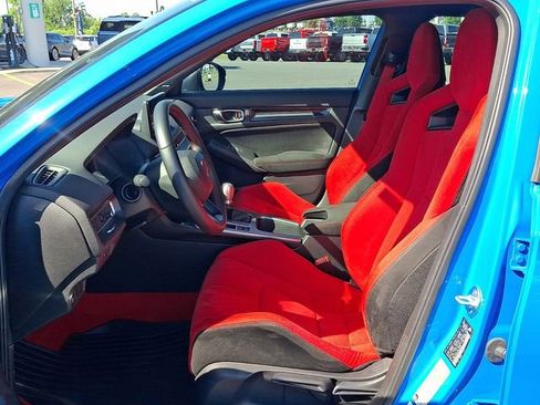Used 2023 Honda Civic Type R image 9