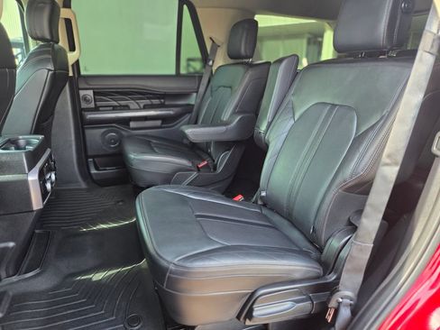 Used 2019 Ford Expedition Platinum RWD image 16