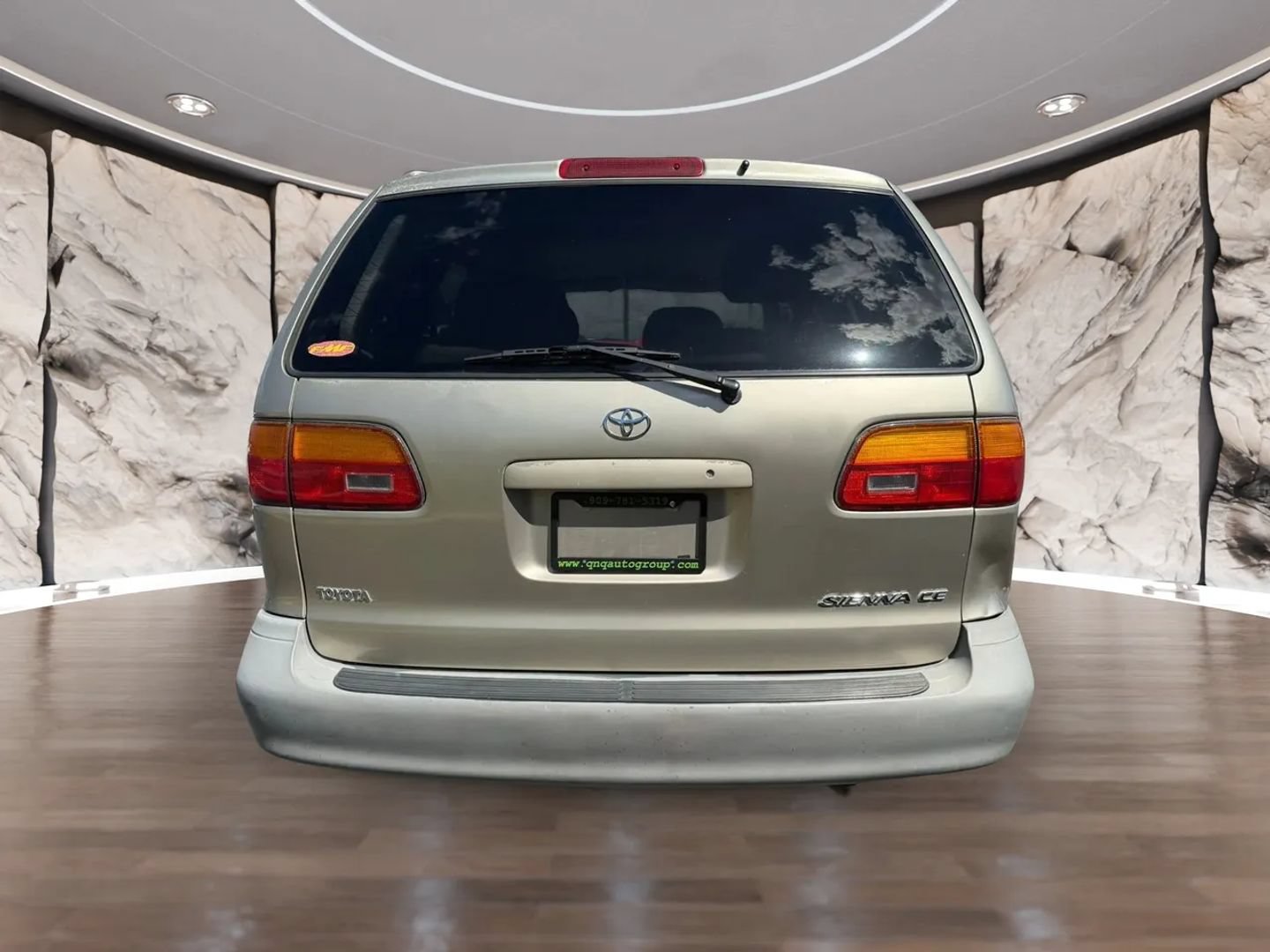 Used 2000 Toyota Sienna CE w/ CE Extra Value Pkg FWD image 7