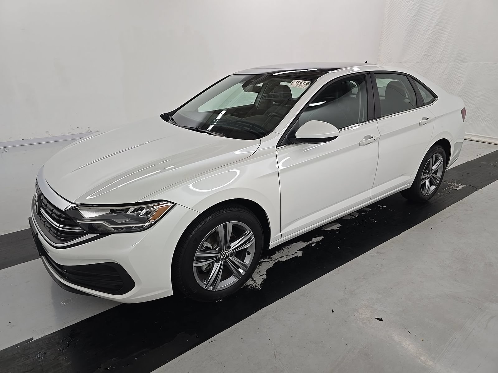 Used 2024 Volkswagen Jetta SE w/ Panoramic Sunroof Package FWD image 14