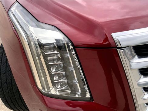 Used 2018 Cadillac Escalade ESV Premium Luxury AWD/4WD image 27