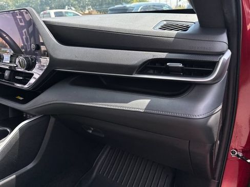 Used 2023 Toyota Highlander XSE FWD image 30