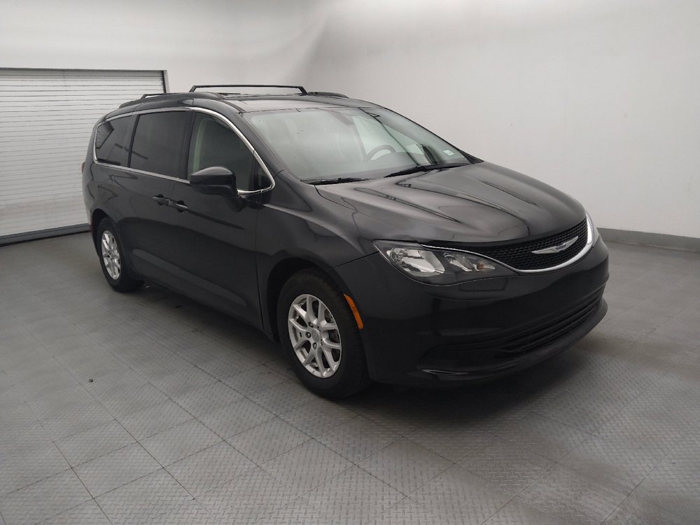 Used 2020 Chrysler Voyager Lxi FWD image 13