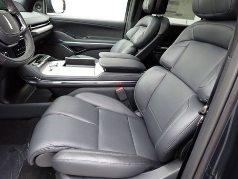 New 2025 Lincoln Navigator Reserve w/ Jet Appearance Package image 15