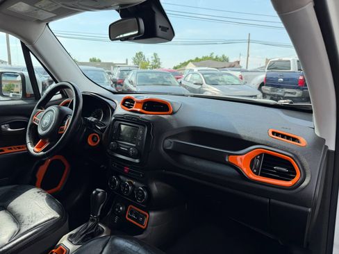 Used 2016 Jeep Renegade Limited AWD/4WD image 15