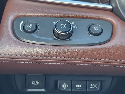 Used 2019 Buick LaCrosse Avenir w/ Driver Confidence Package II image 25