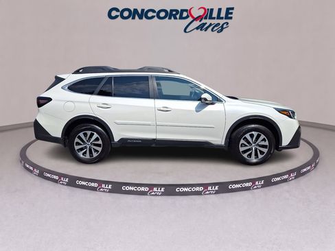 Used 2022 Subaru Outback Premium AWD/4WD image 7