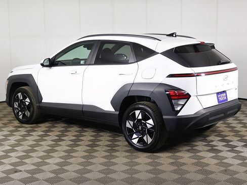 Used 2024 Hyundai Kona SEL AWD/4WD image 7