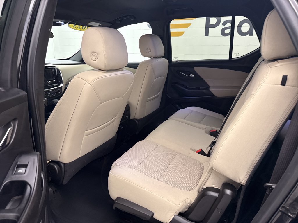 Used 2023 Chevrolet Traverse LS FWD image 21